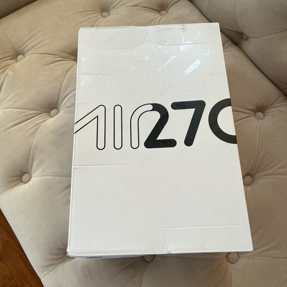 Nike Men’s White & Black Air Max 270 - Picture 5 of 12